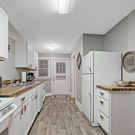 Villa Chic 2Br Duplex Free Parking Near Hospitals Des Moines Exterior foto
