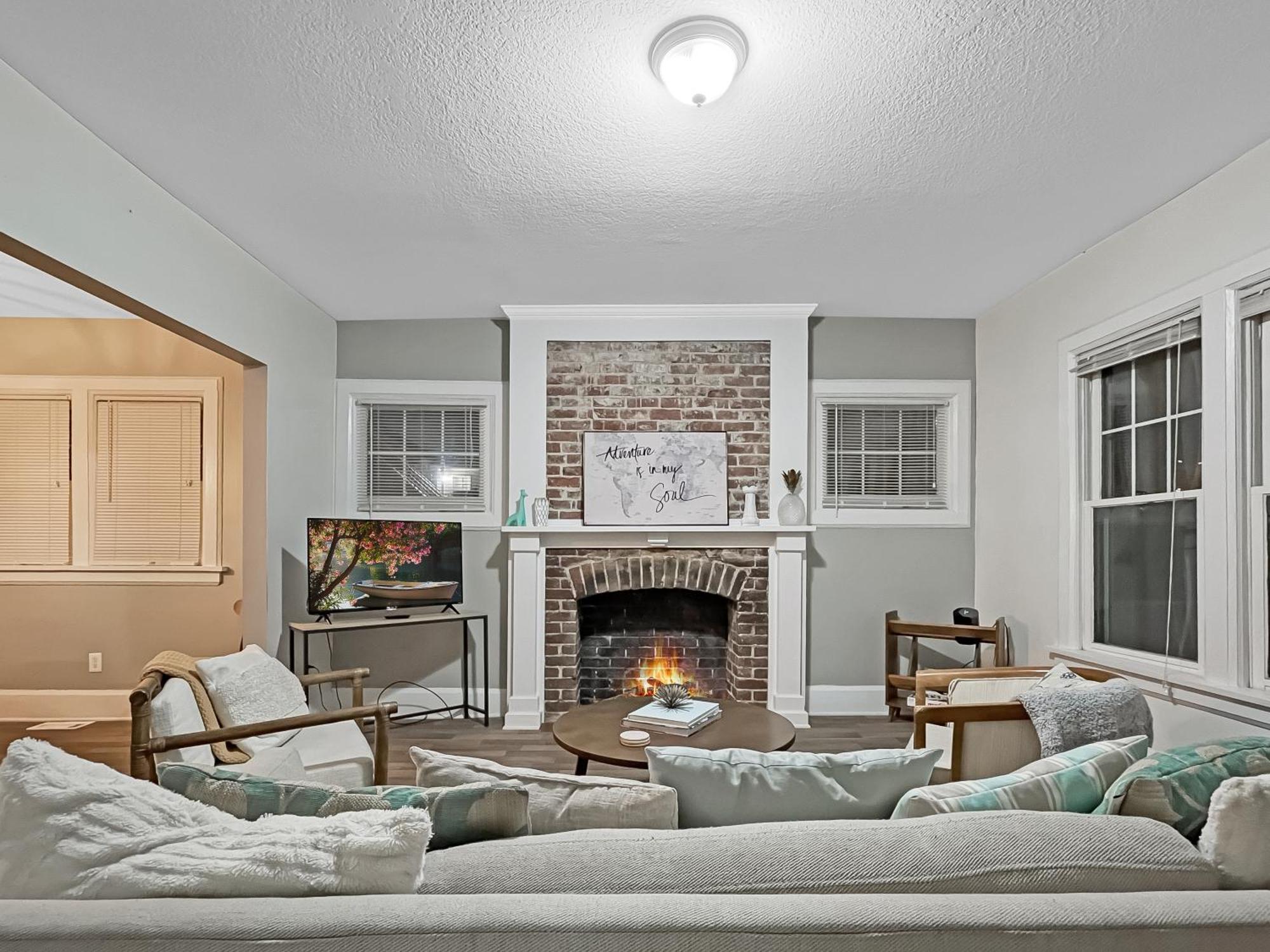 Villa Chic 2Br Duplex Free Parking Near Hospitals Des Moines Exterior foto